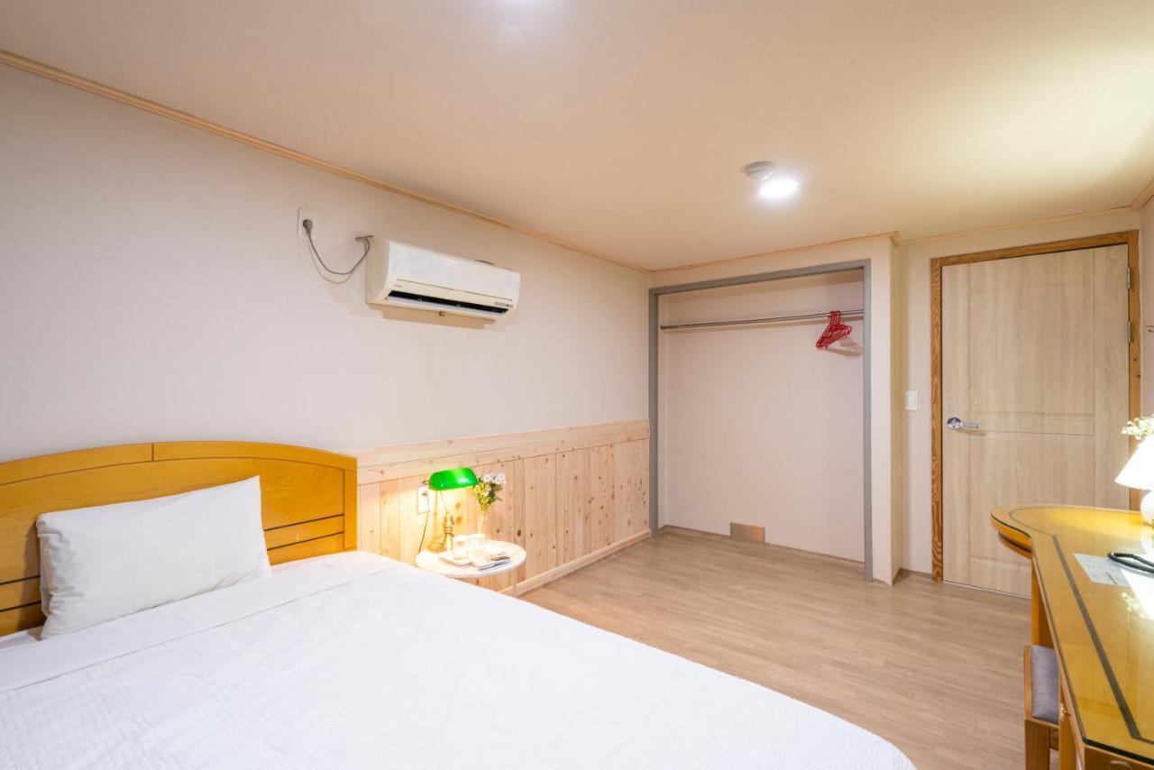 New Jeju Hotel Bagian luar foto