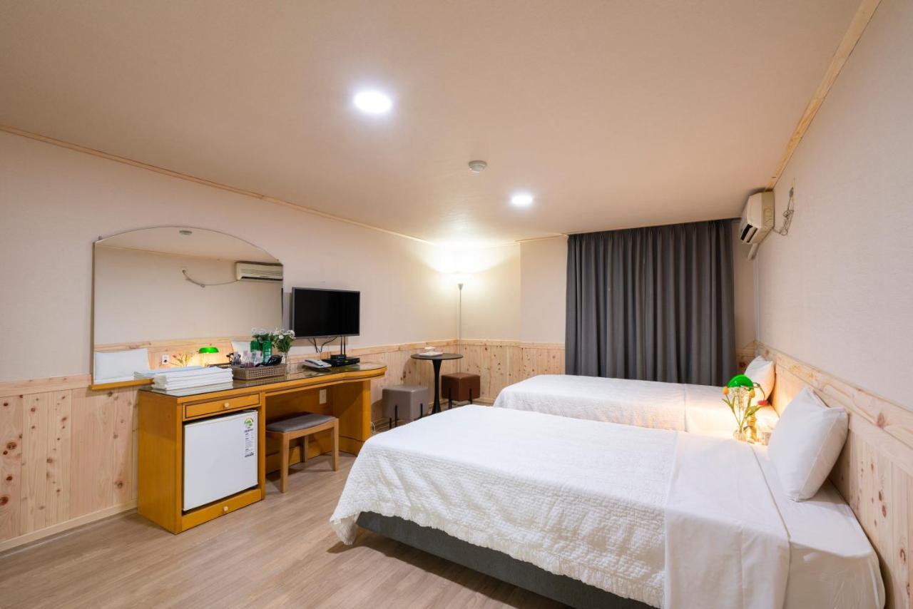 New Jeju Hotel Bagian luar foto