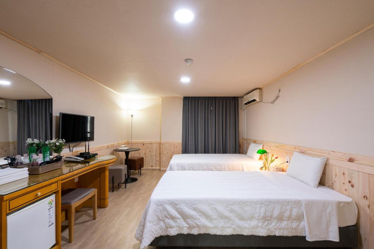 New Jeju Hotel Bagian luar foto